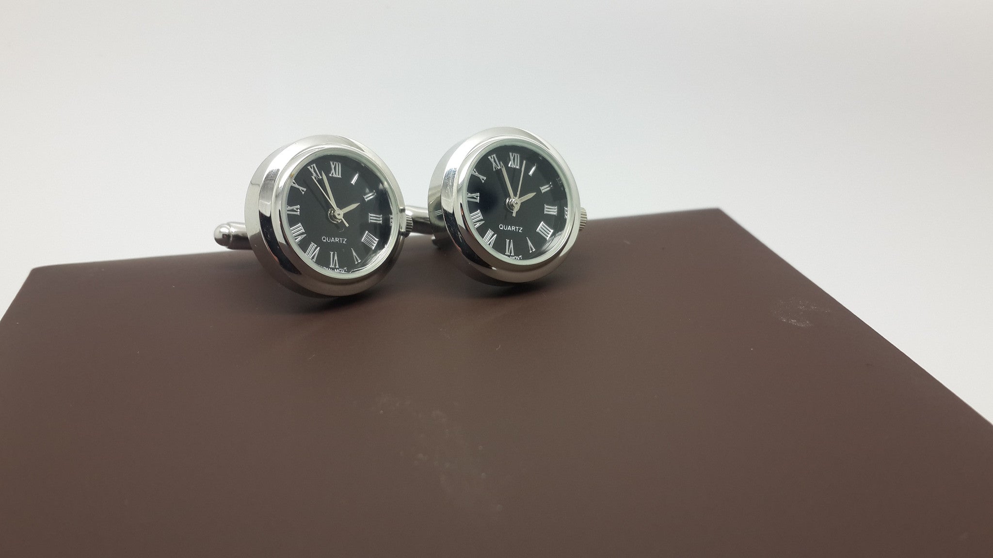 Clockwork Cufflinks With working Roman numeral clock face – Vyconic