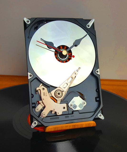 Computer Hard Drive Upcycled To Cool Desk Clock