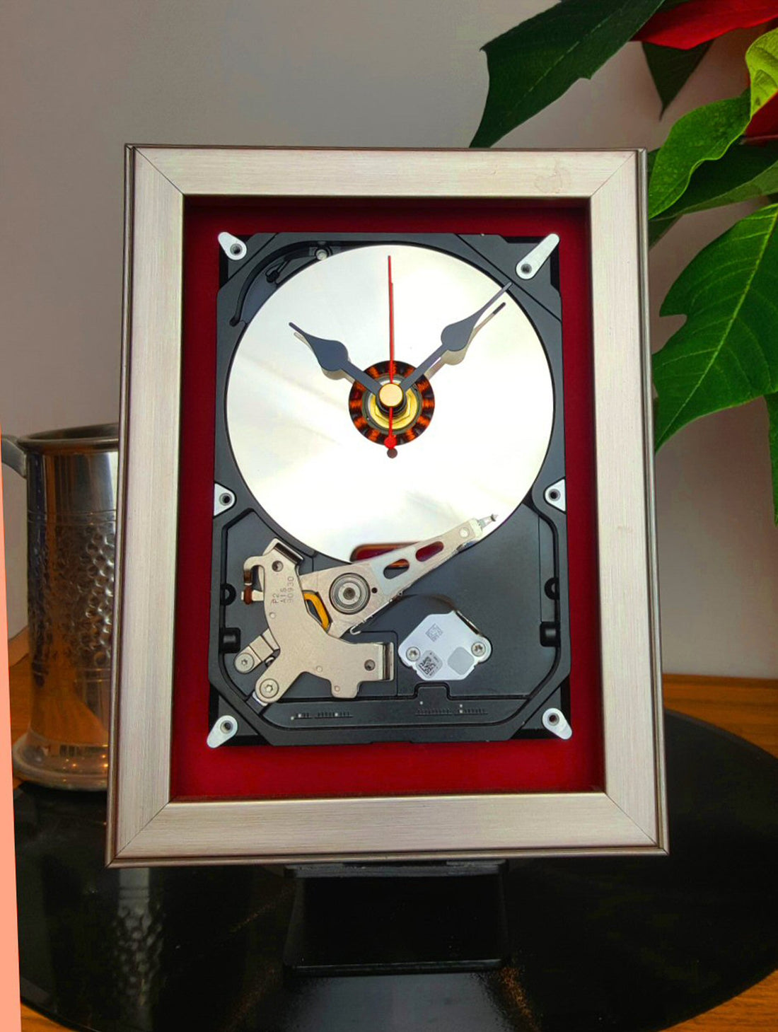 Computer Hard Drive Upcycled To Cool Desk Clock